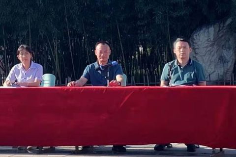 放飞梦想 成就未来 — 高二级部开学工作会议