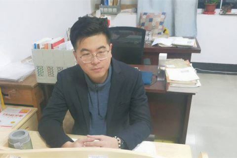 甘为杏坛雨，润得桃李香——青岛志贤中学优秀班主任肖常志