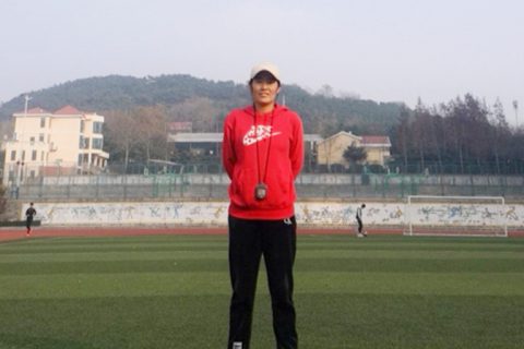 【体育-载知识之车 寓道德之舍】 - 记青岛志贤中学优秀教育工作者崔艳