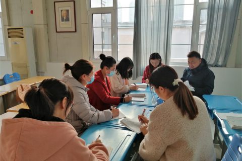 观实验，洞察宏观现象；品遗传，遨游分子世界 - 记青岛志贤中学生物教研组