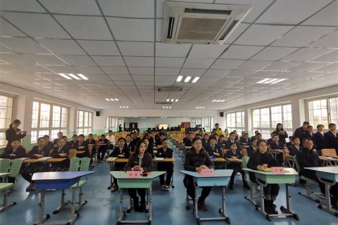 栉风沐雨 砥砺前行 - 期中考试表彰大会