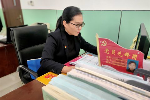 奉献不言苦，追求无止境 － 青岛志贤中学信息技术老师谭绍佳