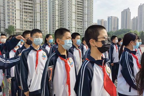 青岛志贤中学放风筝比赛