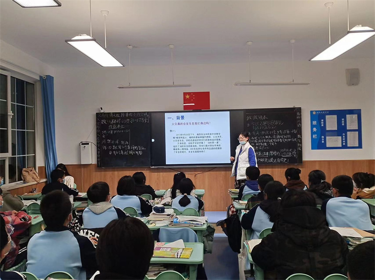 强化消防演练，消除安全隐患－记青岛志贤中学消防逃生演习