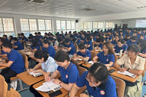 有效培训有效学习，提升自我成就学生－记青岛志贤中学教师全员培训