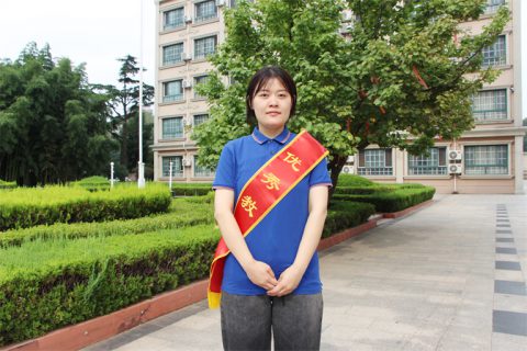 杨玉妮