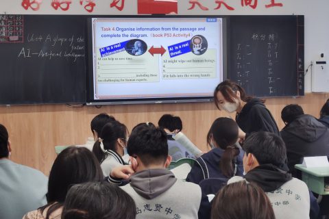 俯首育桃李，润物细无声 —记青岛志贤中学优秀教师潘璟