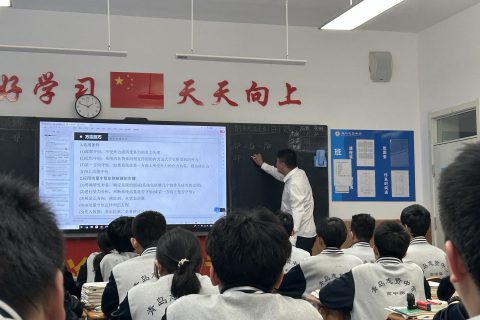 花开有时 润物无声——记青岛志贤中学优秀教师薛峻