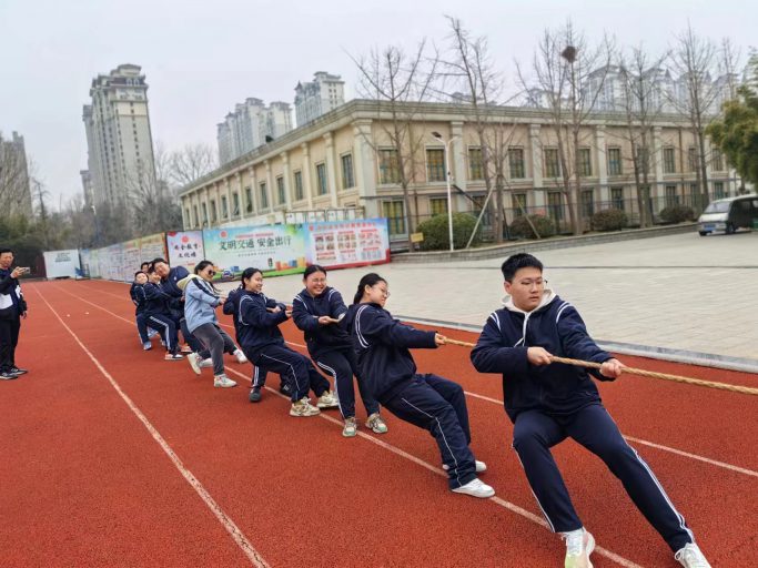 【齐心协力 “绳”彩飞扬】青岛志贤中学初中部拔河比赛