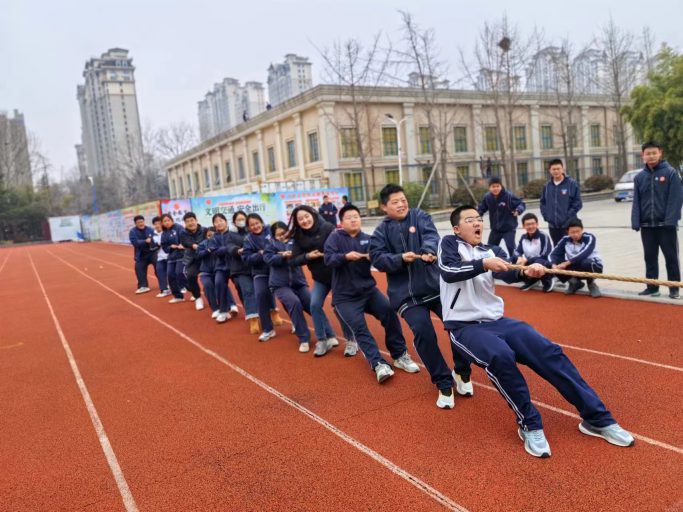 【齐心协力 “绳”彩飞扬】青岛志贤中学初中部拔河比赛