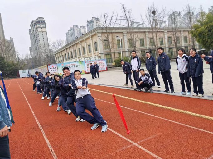 【齐心协力 “绳”彩飞扬】青岛志贤中学初中部拔河比赛