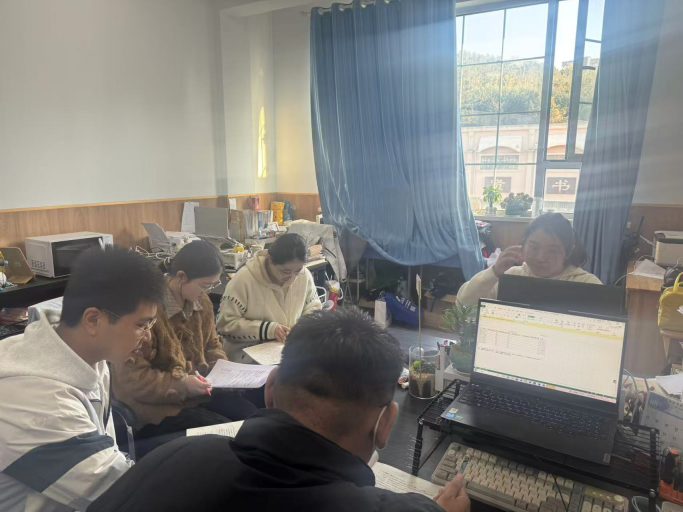 笃行育梦，深耕致远——青岛志贤中学优秀班主任 法晓东