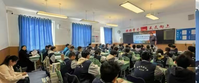 笃行育梦，深耕致远——青岛志贤中学优秀班主任 法晓东