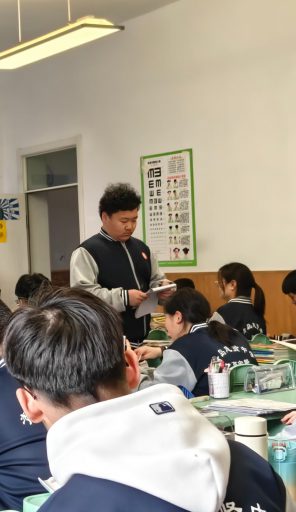 【班级榜样】以青春之力，筑班级之光——记青岛志贤中学高一（一）班优秀班委团队