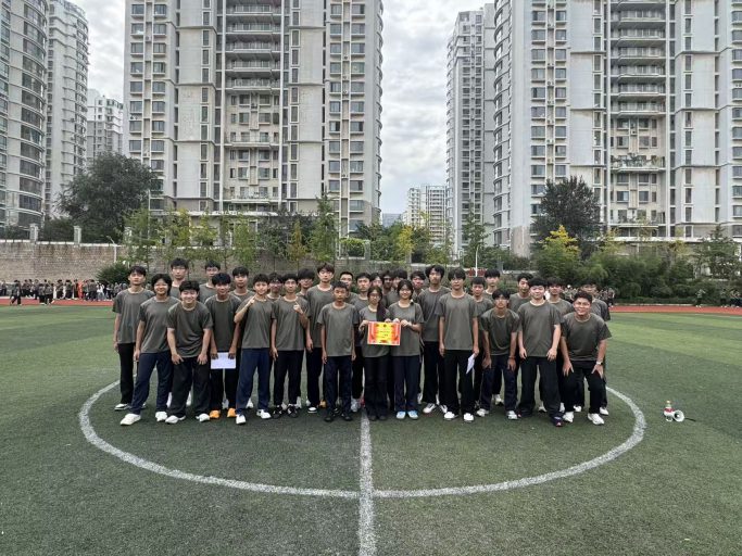 亦师亦训亦守护，育体育心育栋梁——青岛志贤中学优秀班主任  王国凯