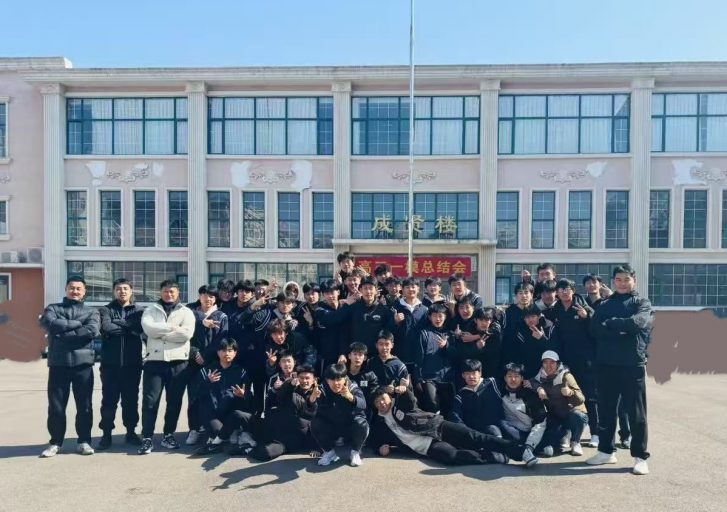 亦师亦训亦守护，育体育心育栋梁——青岛志贤中学优秀班主任  王国凯