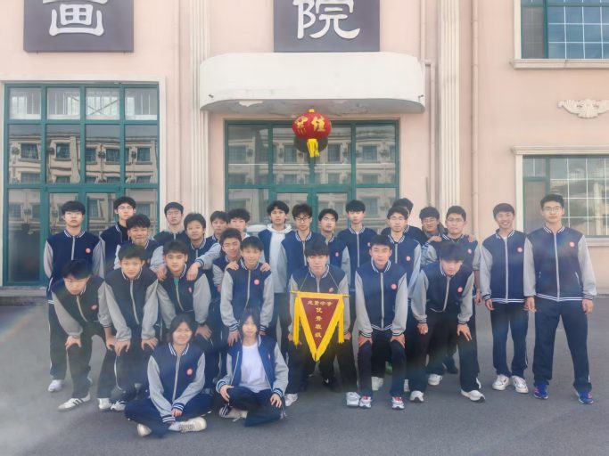 亦师亦训亦守护，育体育心育栋梁——青岛志贤中学优秀班主任  王国凯