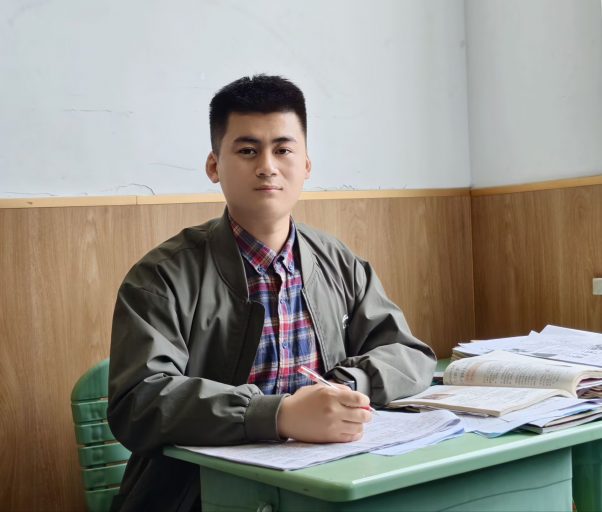 守一树花开 候万千星光——青岛志贤中学优秀班主任郑万鹏