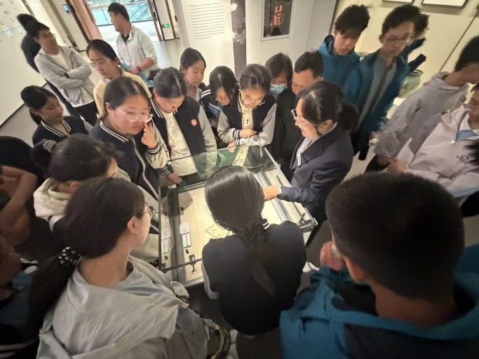 【志贤初中·全环境立德树人】踏古寻踪承文脉，研学知行启新程——青岛志贤中学初中部研学实践活动圆满开展
