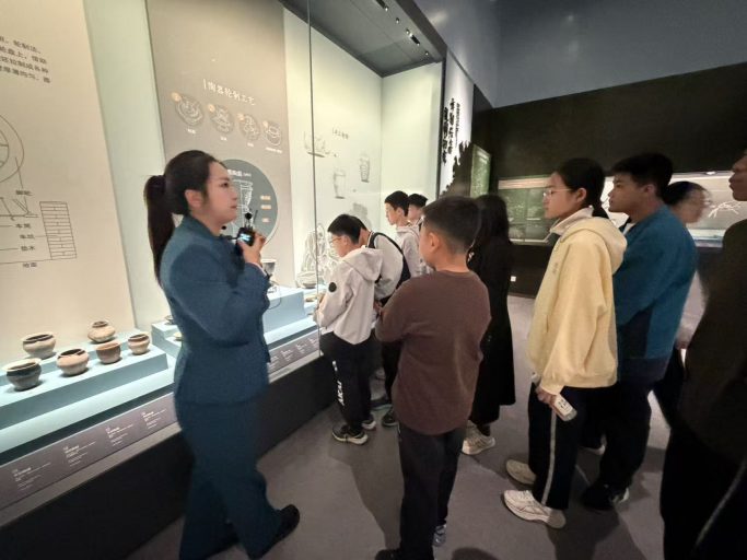 【志贤初中·全环境立德树人】踏古寻踪承文脉，研学知行启新程——青岛志贤中学初中部研学实践活动圆满开展