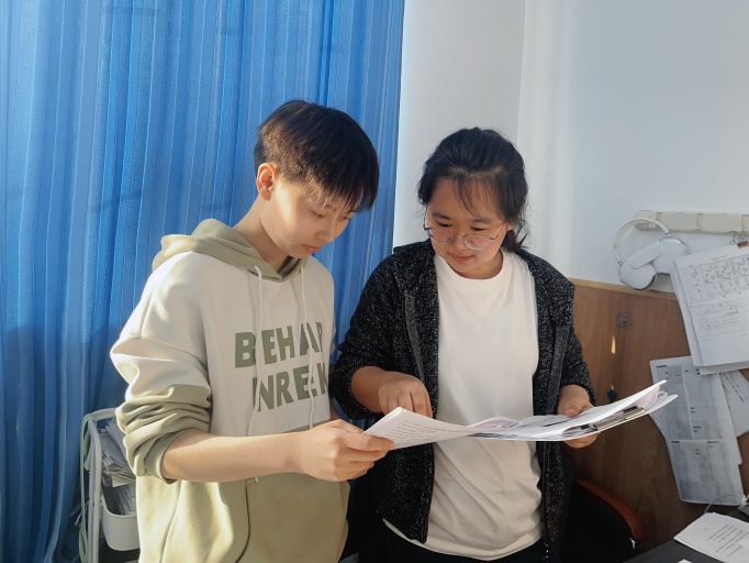凝心聚力育桃李，深耕思政启新程——青岛志贤中学高中部政治组风采展示