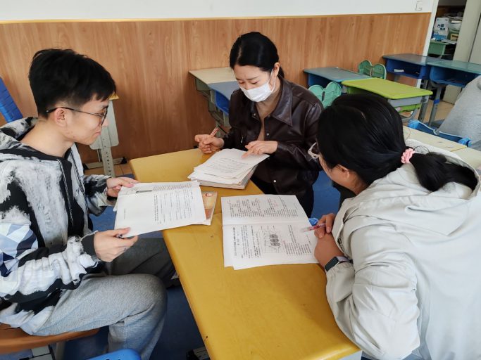 通古今之变，育时代栋梁——记青岛志贤中学历史教研组