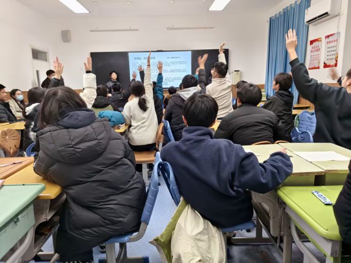 通古今之变，育时代栋梁——记青岛志贤中学历史教研组