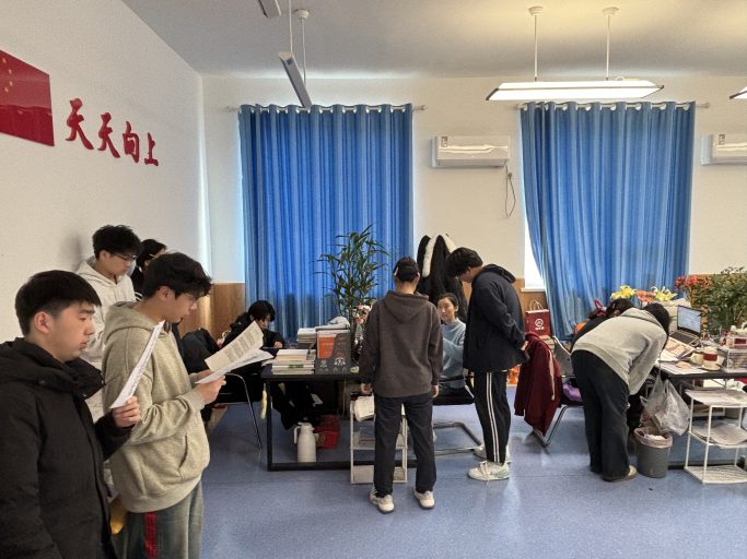 墙上有山河，心中有丘壑——记青岛志贤中学地理教研组