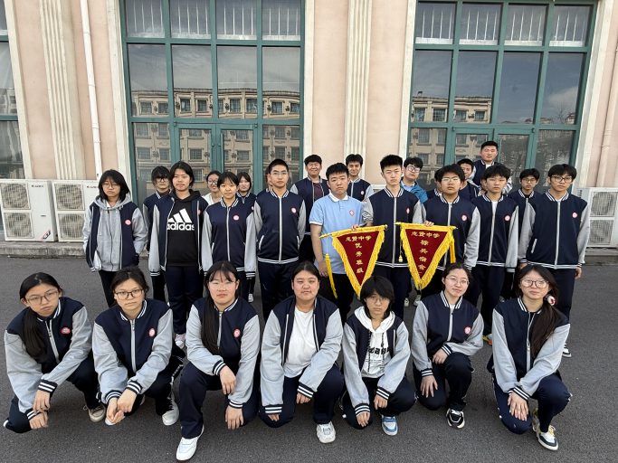 聚力同行，逐光而上——青岛志贤中学高一七班优秀学习小组成长纪实