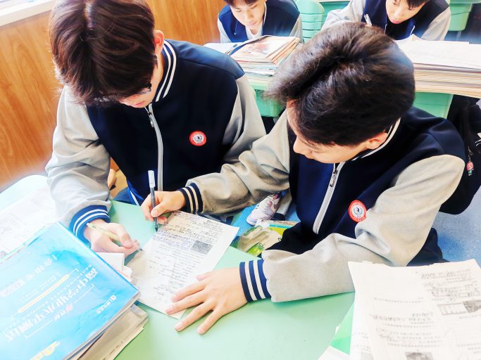 以运动铸筋骨，以笃学赴山海——青岛志贤中学2025级8班滚烫日常