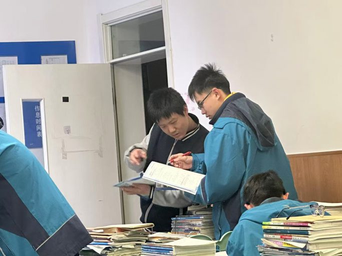 以数理为翼，赴青春山海——记青岛志贤中学2024级1班