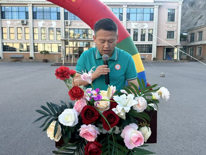 【志贤·启航】‍秋风为序，筑梦笃行——青岛志贤中学2026-2027学年第一学期开学典礼纪实