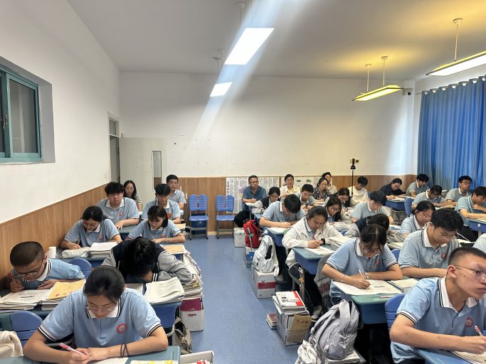 视导赋能促成长，深耕教学结硕果——我校顺利迎接教科院学期初教学视导