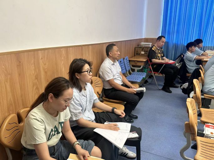 视导赋能促成长，深耕教学结硕果——我校顺利迎接教科院学期初教学视导