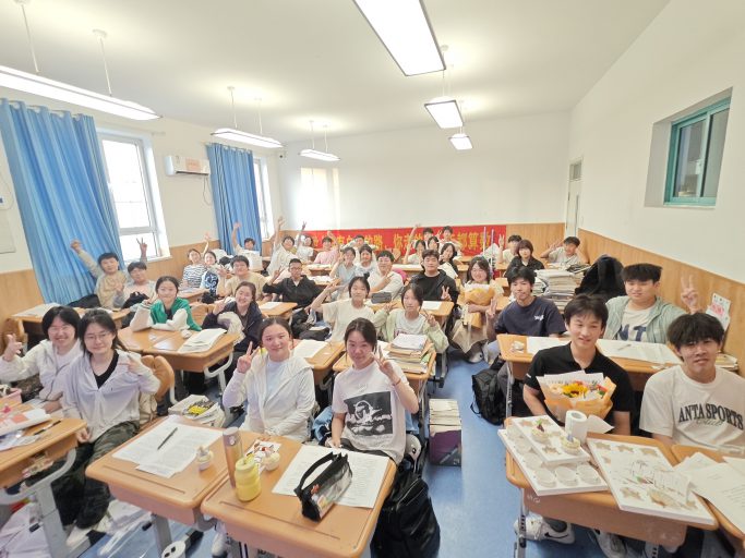 深耕教坛  育人花开青岛志贤中学数学教研组组长窦榕老师