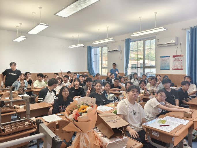 深耕教坛  育人花开青岛志贤中学数学教研组组长窦榕老师