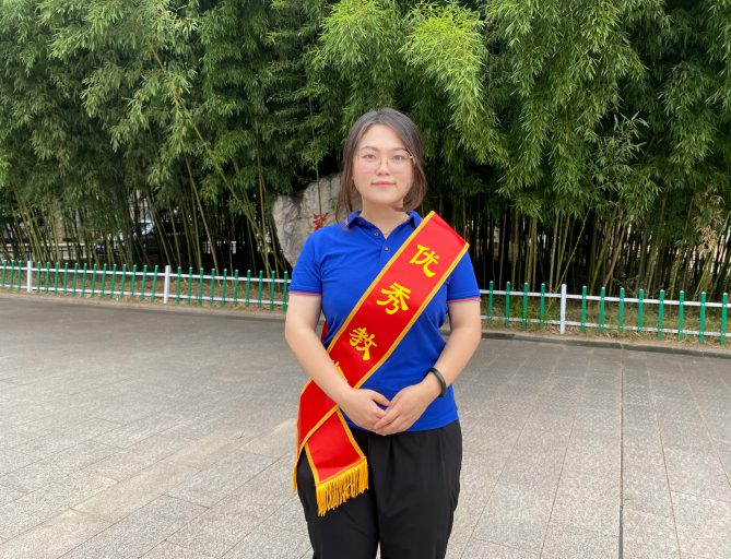 深耕教坛  育人花开青岛志贤中学数学教研组组长窦榕老师